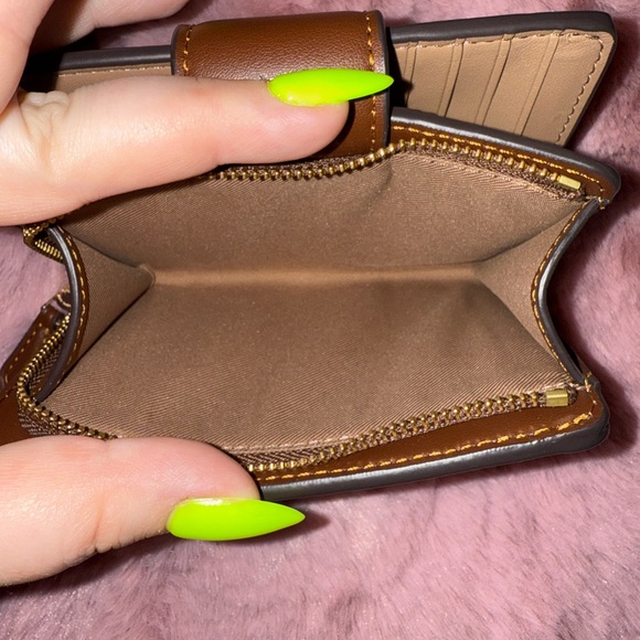 Signature Canvas Coach Wallet - Picture 5 of 6